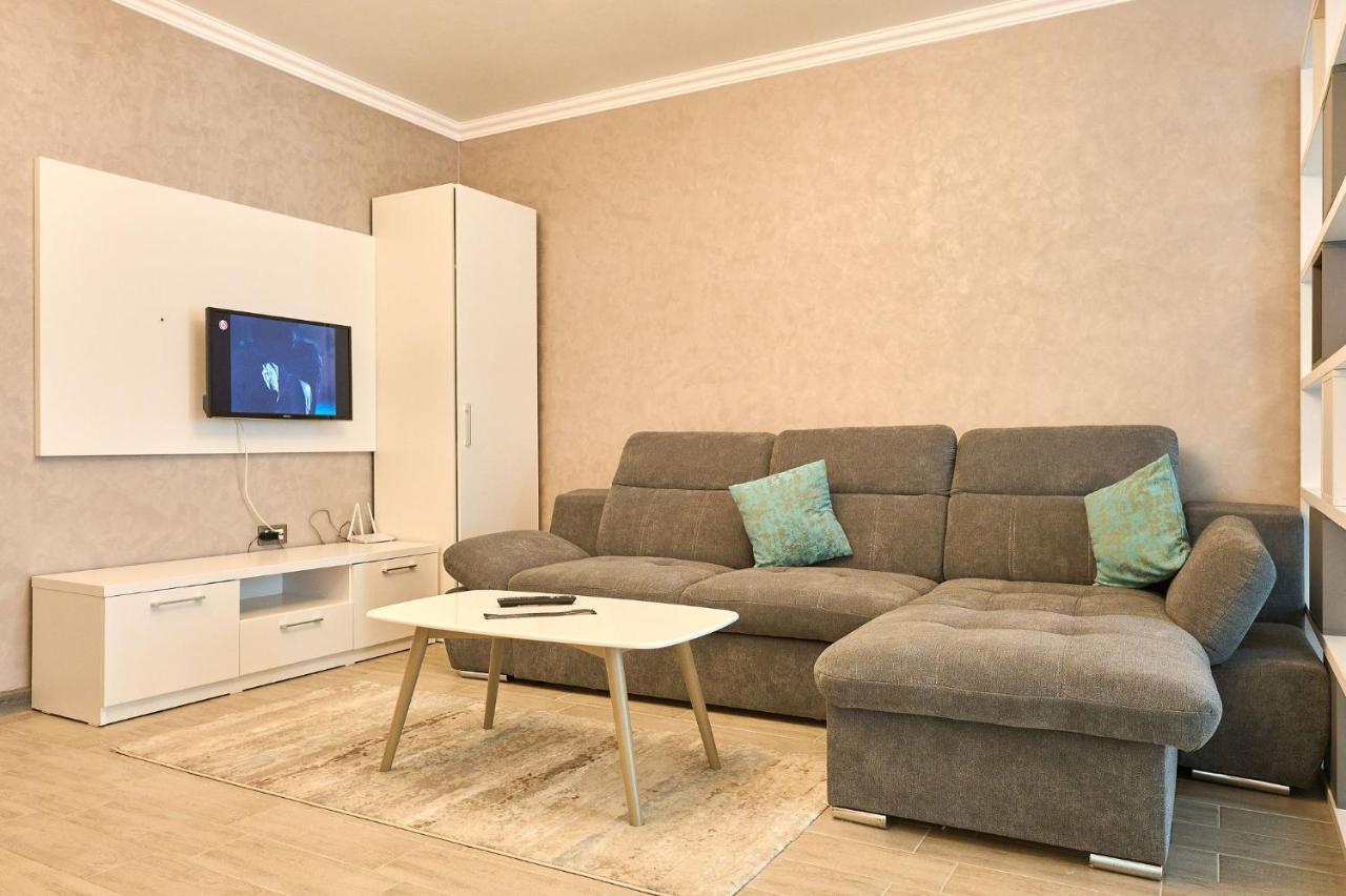 Moonstar Apartment - Spa N Pools Beach Resort Mamaia Ngoại thất bức ảnh