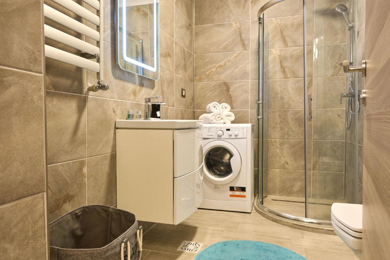 Moonstar Apartment - Spa N Pools Beach Resort Mamaia Ngoại thất bức ảnh