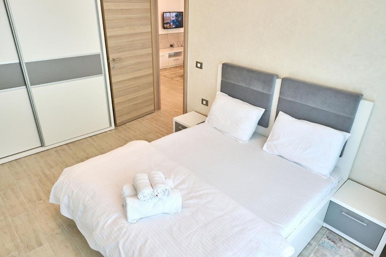 Moonstar Apartment - Spa N Pools Beach Resort Mamaia Ngoại thất bức ảnh